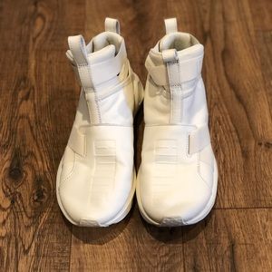 Puma size 6.5 Sneaker